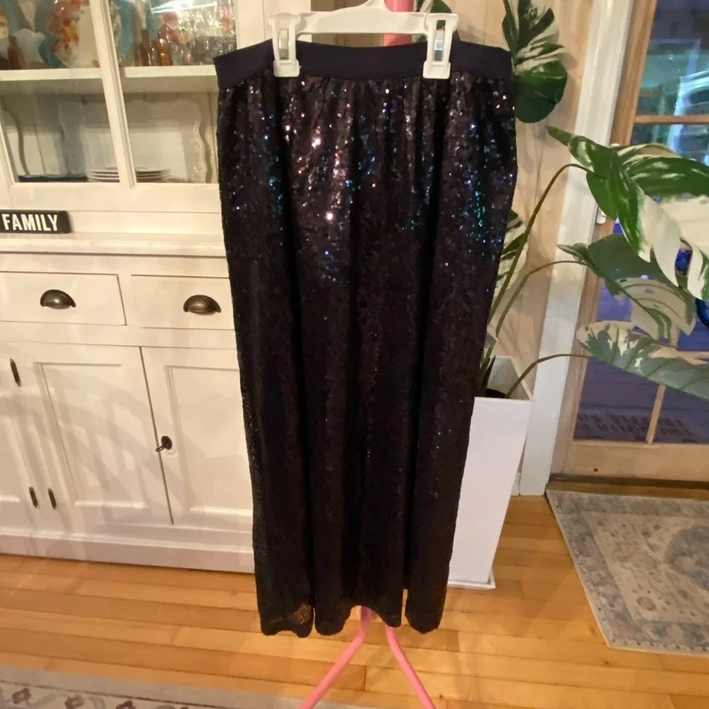 NWT DR2 Navy Blue Sequin Midi Skirt